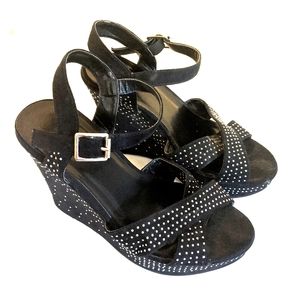 Torrid size 9 adorable wedges sandals heels